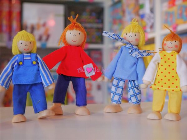 4 Poupées Articulées en bois et tissu – Image 2