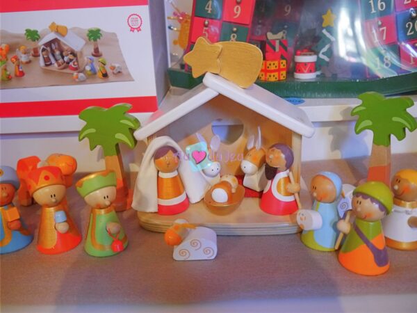 Crèche de Noël en bois complète – Image 2