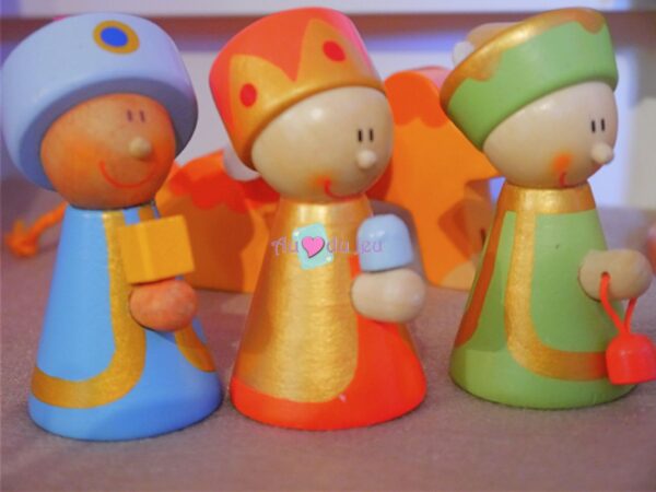 Crèche de Noël en bois complète – Image 3