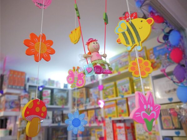 Mobile Princesse en bois – Image 2