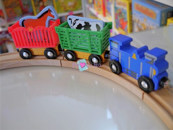 Train en bois avec animaux de la ferme – Image 4